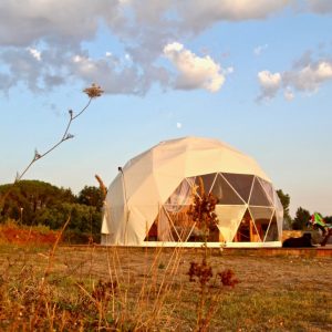 CUPOLA GEODETICA: STANOTTE SI DORME COSI'