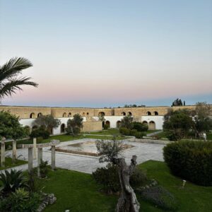 Esplora Torre dell'Orso: Bandiera Blu e Bellezze del Salento